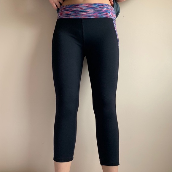 🦋2/$15🦋 Capri Leggings With Colourful Waistband - Picture 2 of 3